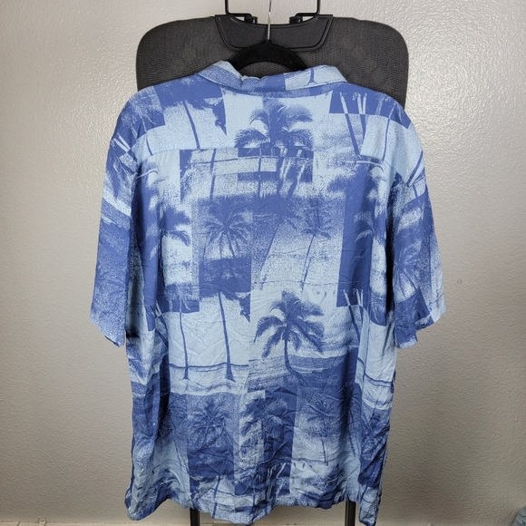 Levi's Relaxed Fit Casual Button Shirt Blue Palm Tree Design - Picture 2 of 6